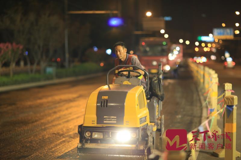 道路养护昼伏夜出静音井盖在济南“上岗”了