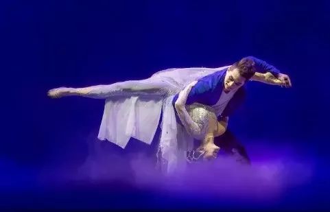 舞台演出怎么拍摄人像,舞台演出怎么拍照好看