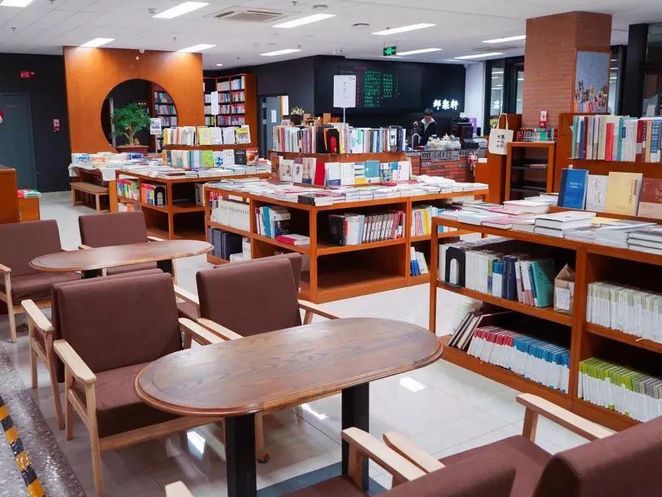 高校校园书店怎么开？听听央视报道怎么说