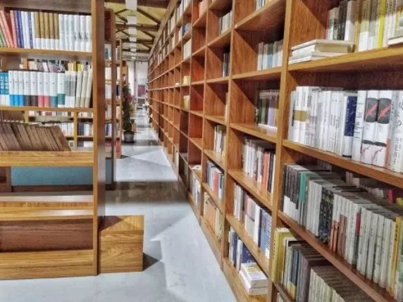 高校校园书店怎么开？听听央视报道怎么说