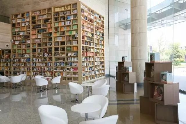 高校校园书店怎么开？听听央视报道怎么说