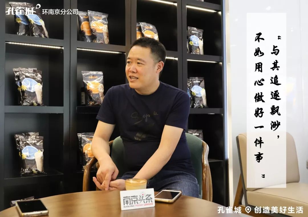 被戛纳提名的这个神秘大佬，居然又来玩跨界了