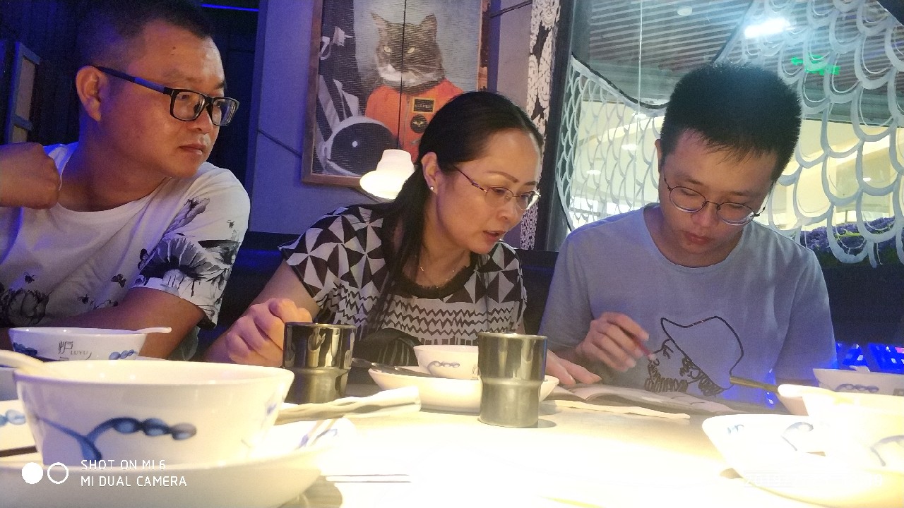 钓鱼享百味人生,钓鱼享乐趣