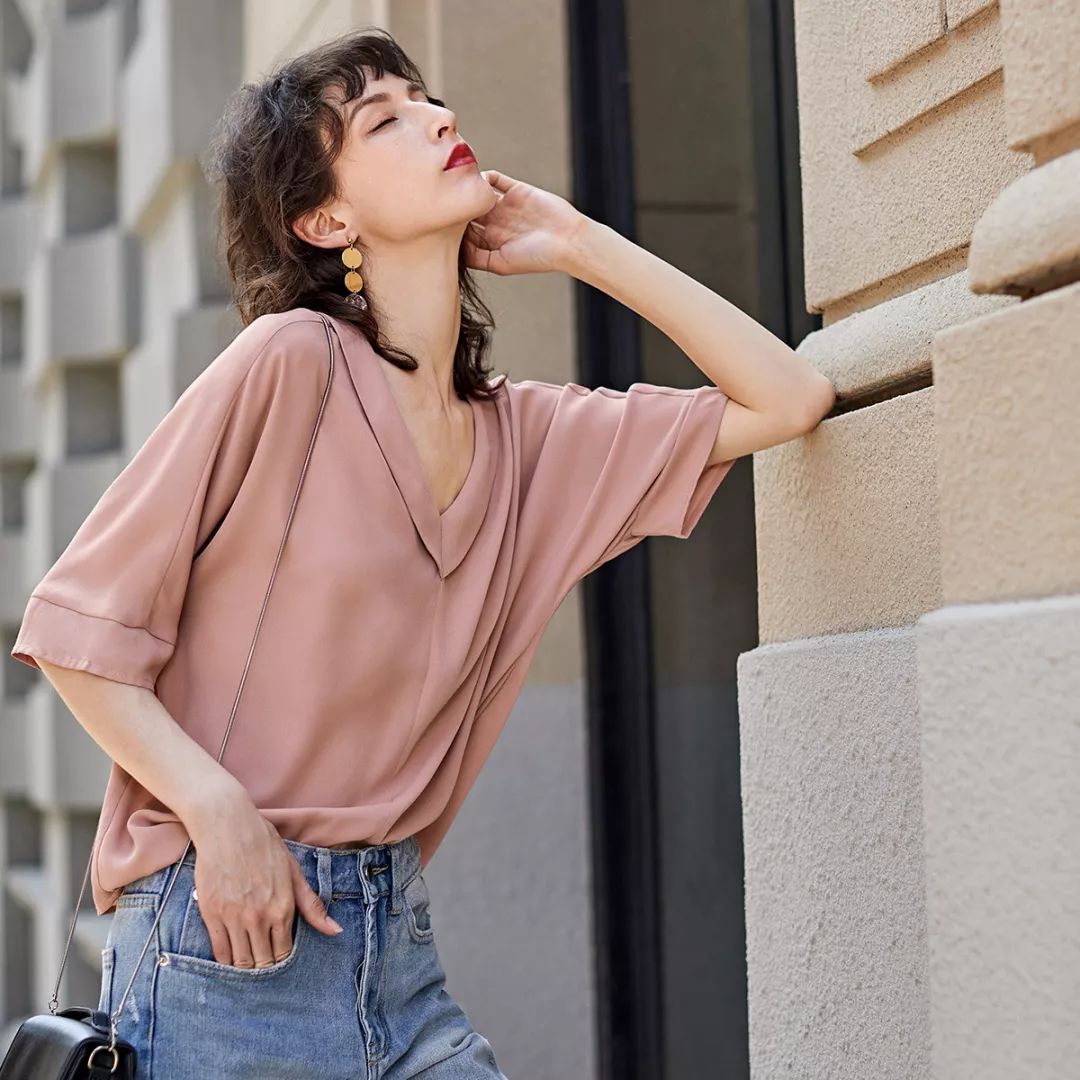 收入普通又爱美的女孩子，可以买什么牌子的衣服？