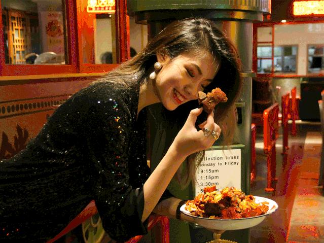 5.8折！99年开的「不夜城餐厅」，90%老上海人都吃过の档口变潮了…