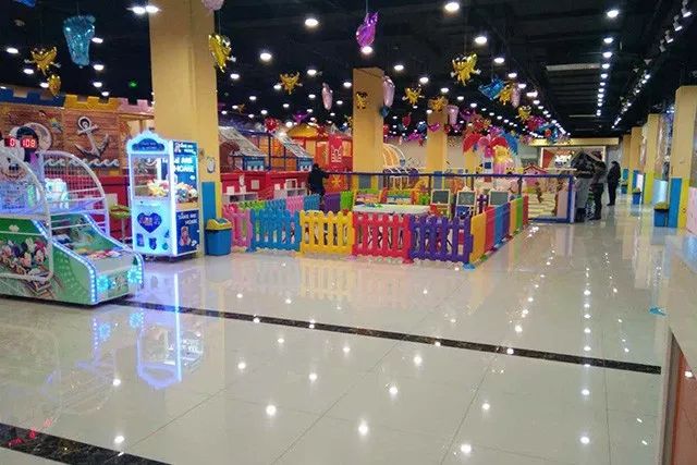 室内儿童游乐园非节假日,放假带小孩去的室内游乐场