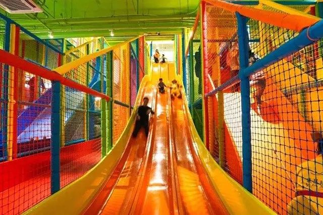室内儿童游乐园非节假日,放假带小孩去的室内游乐场