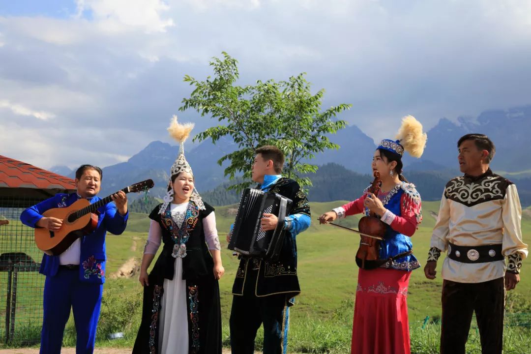 *疆新**是个好地方丨「记者的*疆新**日记」*疆新**沙湾——三张名片折射城市活力