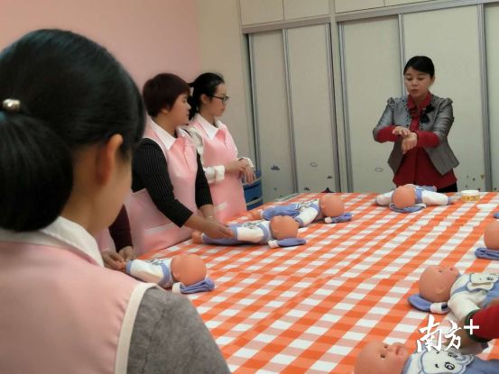 怎么挑月嫂比较合适,挑月嫂