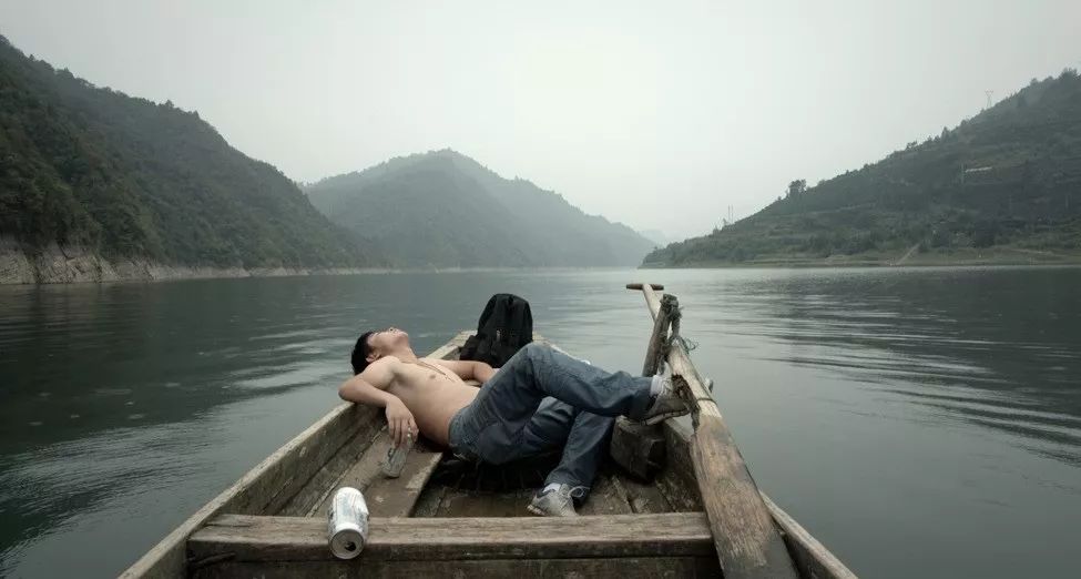 那片湖水电影,那片湖水片段