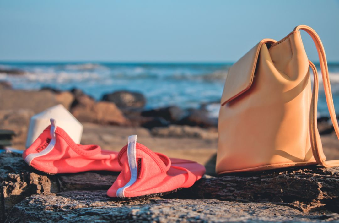 小白鞋不累脚推荐旅游必备,出行旅游必备用品