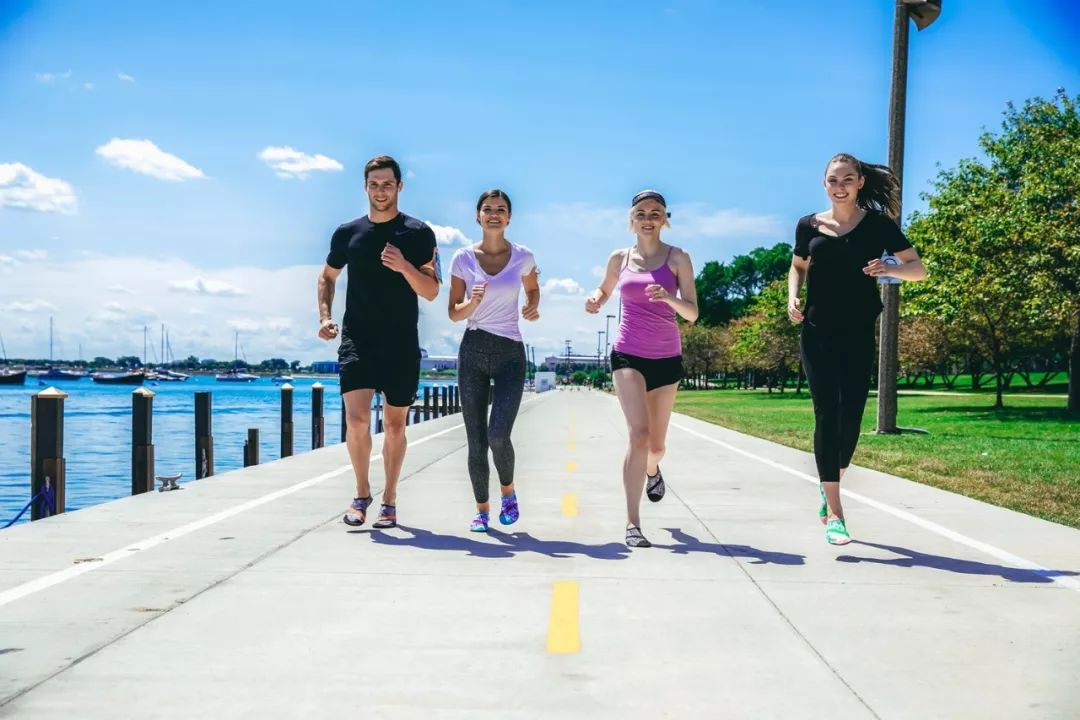 小白鞋不累脚推荐旅游必备,出行旅游必备用品