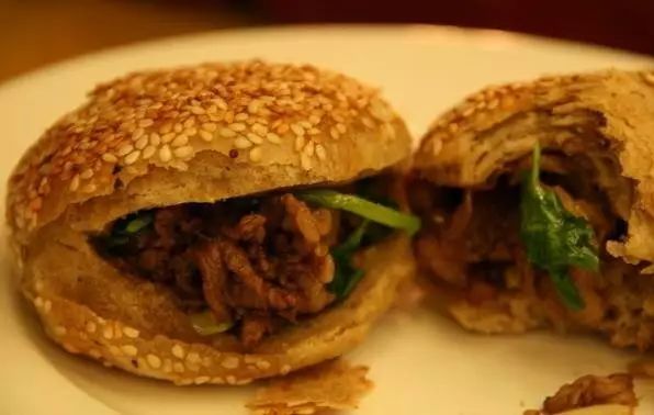 您瞅瞅~咱们老北京的烧饼种类可真不老少