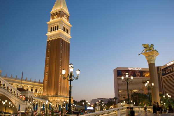 美国工资要交多少税费,美国工资要扣多少