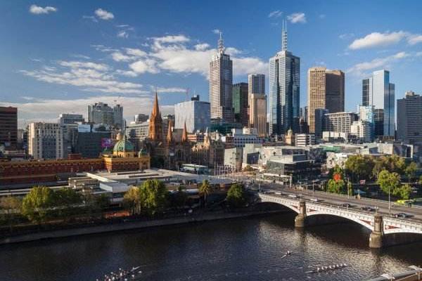 美国工资要交多少税费,美国工资要扣多少