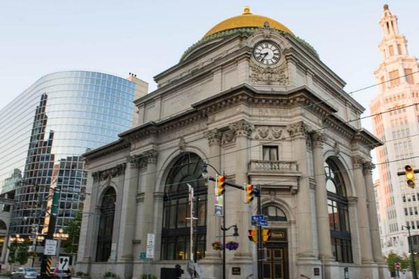 美国工资要交多少税费,美国工资要扣多少