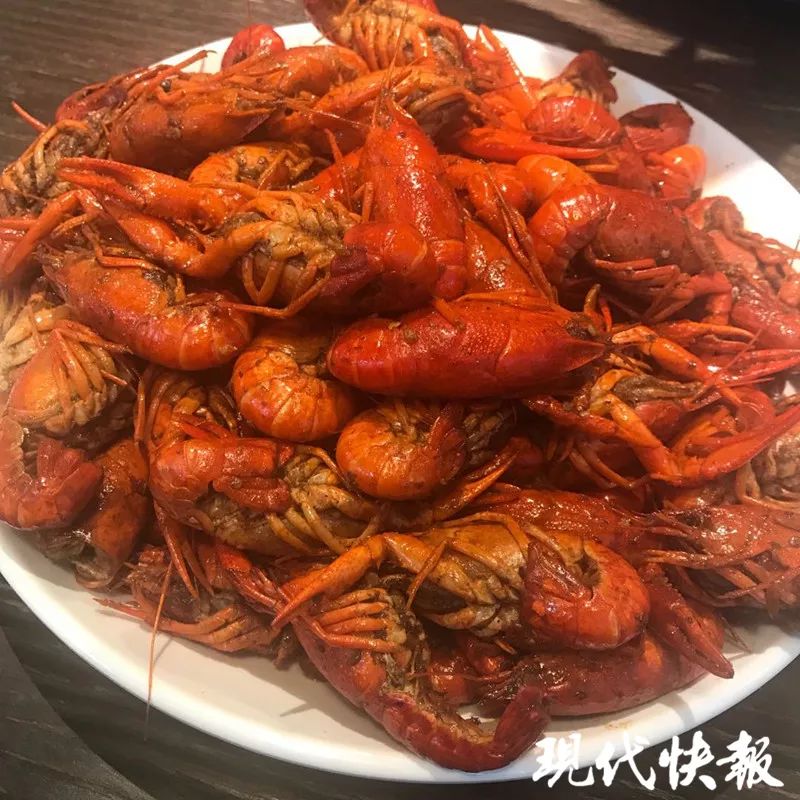 剥虾师一年赚多少钱,小龙虾剥虾师月入过万