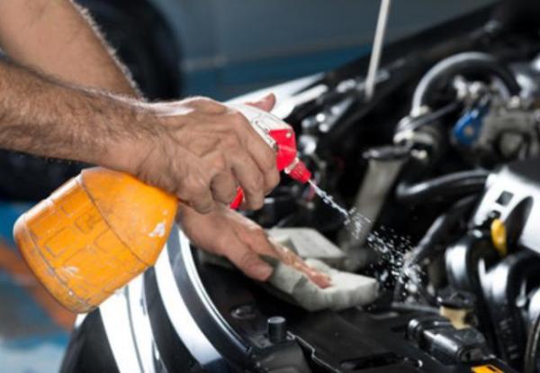 清洗汽车发动机要注意什么,开了10年的车发动机怎么清理积碳