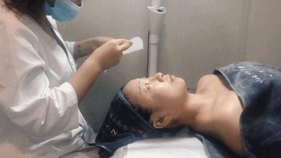 长见识了，西安这店只让脸大的妹子进？