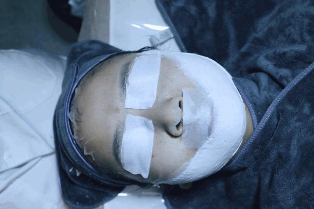 长见识了,西安这店只让脸大的妹子进?