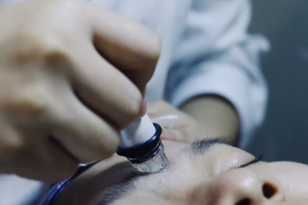 长见识了,西安这店只让脸大的妹子进?