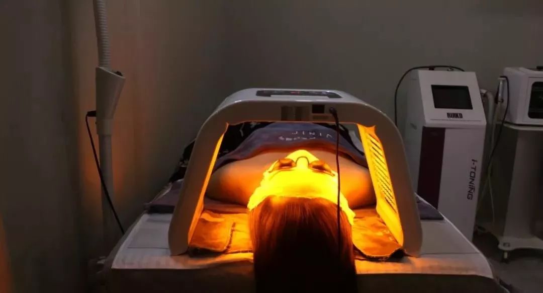 长见识了,西安这店只让脸大的妹子进?