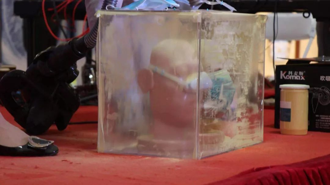 维多利摩尔城活动,维多利摩尔城突发事件