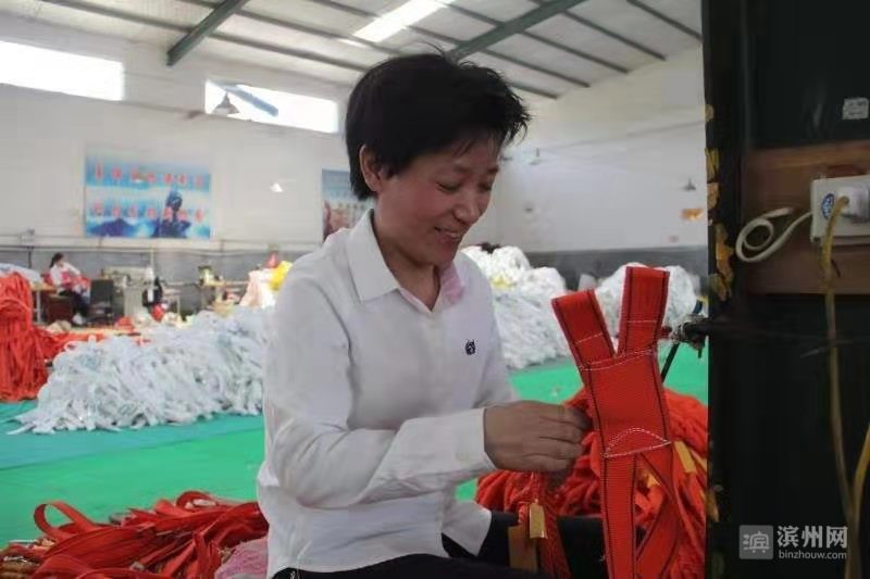 惠民网绳产业“让村民不出村就把钱挣”：老两口在家编网一个月挣7000元