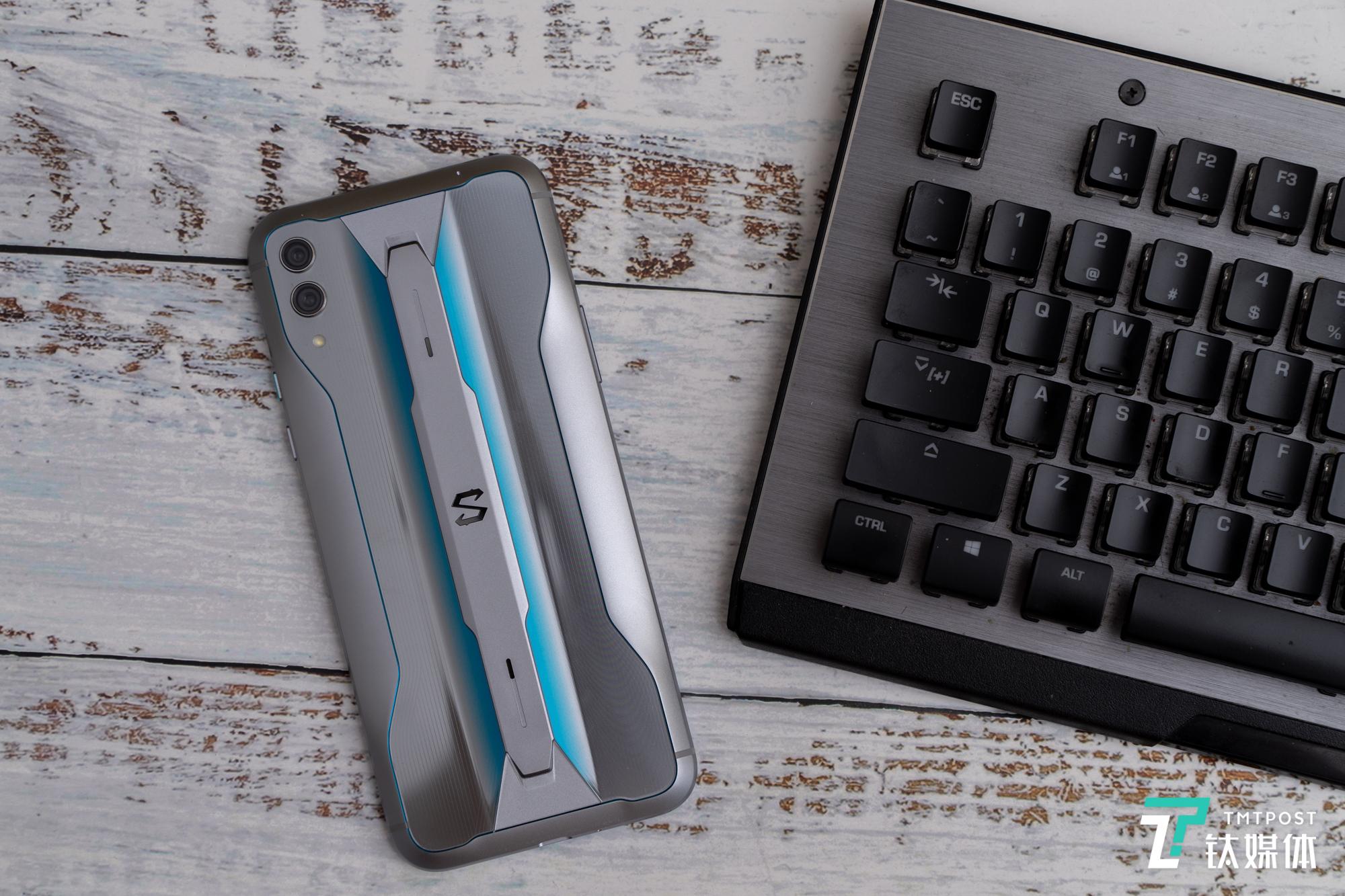 黑鲨2pro骁龙855吃鸡卡吗,骁龙855plus游戏评测