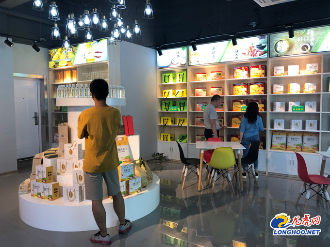 邮政助力农产品进城,邮政助农服务乡村振兴