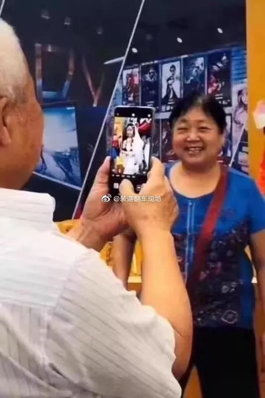 钢铁直男现场示范，如何做一个体贴的男人…哈哈哈哈哈哈哈哈