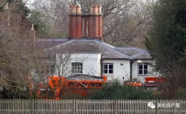 哈里梅根又被骂了！皇室邻居被明令禁止接近皇室成员，更不能聊天