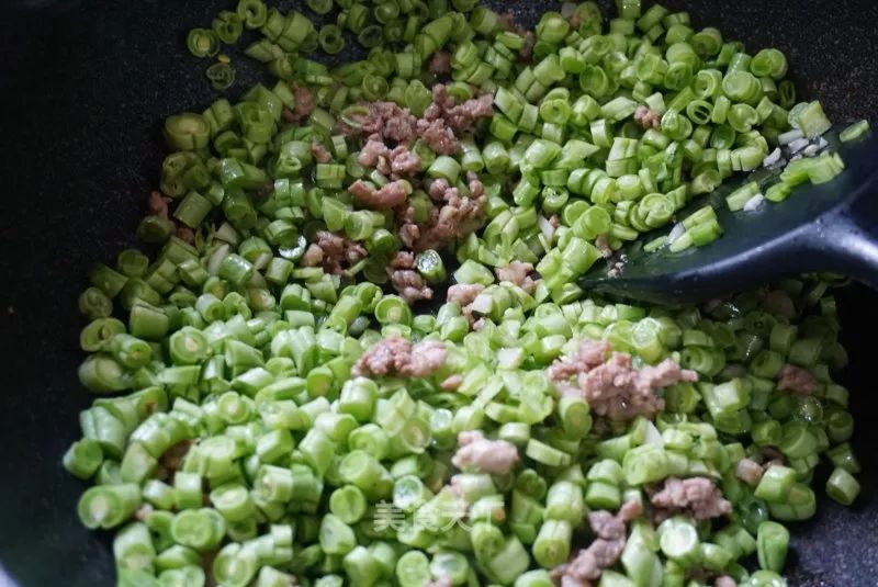 豆角橄榄菜好吃又下饭,榄菜炒豆角教程