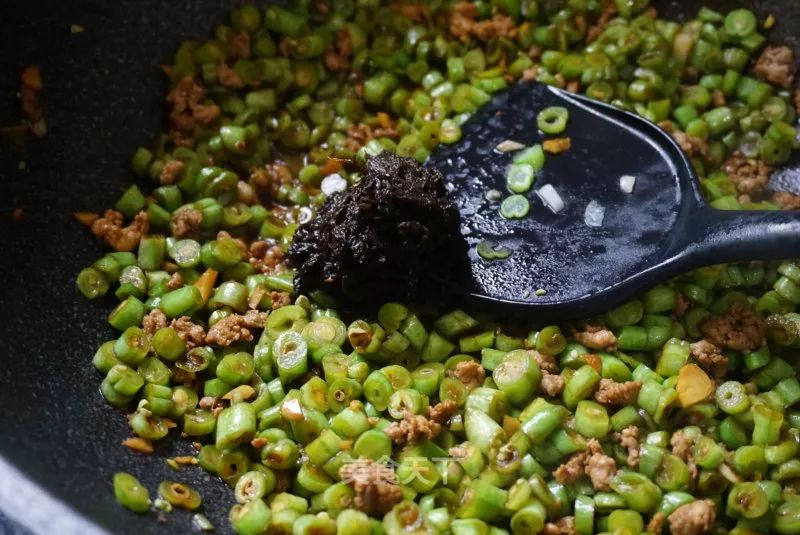 豆角橄榄菜好吃又下饭,榄菜炒豆角教程