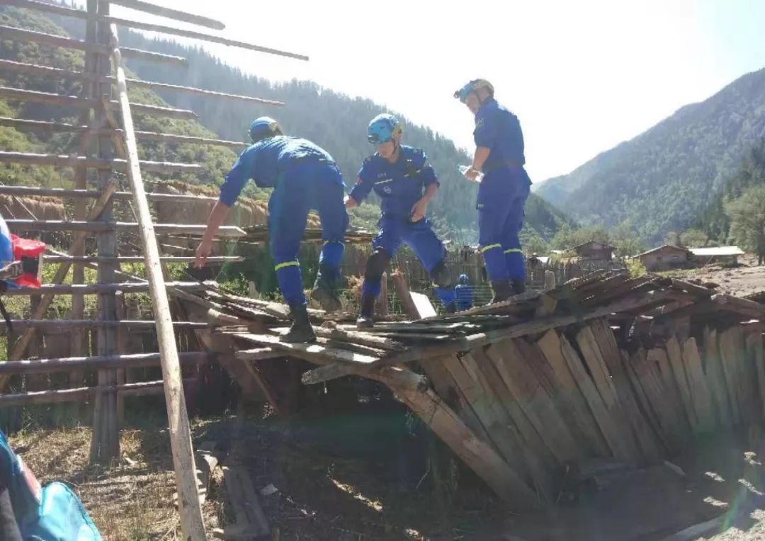 致敬蓝天救援工作,蓝天救援第一次会议