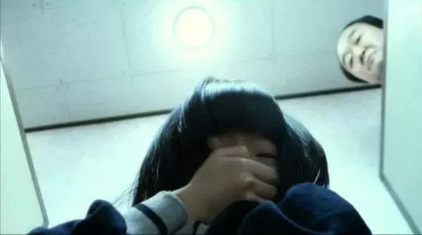 他们被“洋垃圾”拍下6000张*虐性**照:我本以为世间再无“熔炉”......