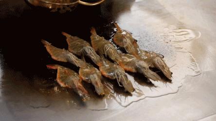 1元/只海白虾，2.8元/只鲍鱼，3.8元/只碳烤生蚝！啤酒喝一瓶还送一瓶！这家人气平价海鲜火锅老店让你嗨翻整个今夏