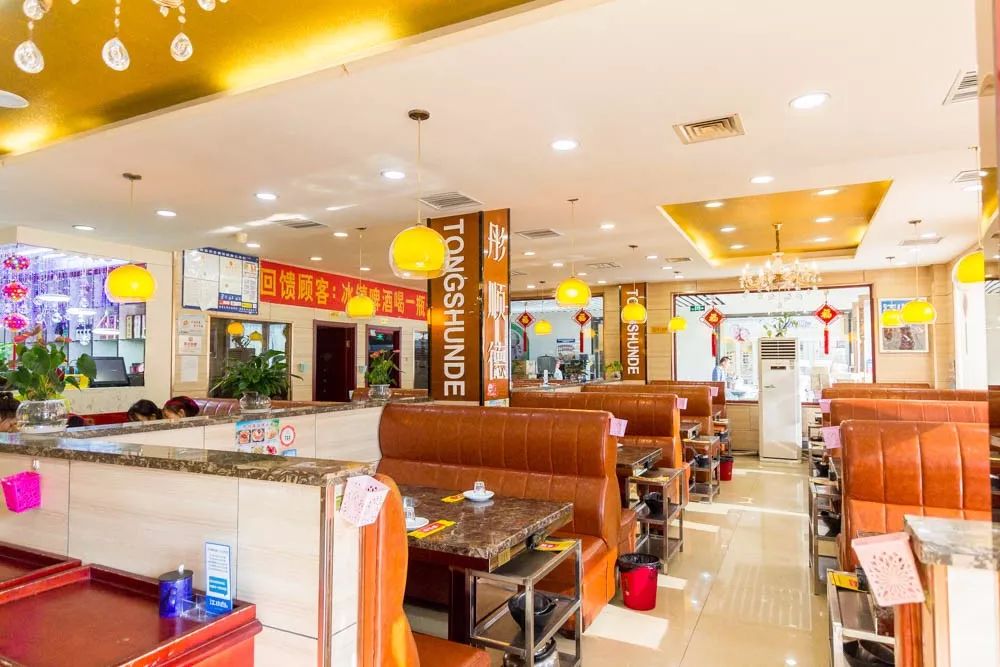 1元/只海白虾，2.8元/只鲍鱼，3.8元/只碳烤生蚝！啤酒喝一瓶还送一瓶！这家人气平价海鲜火锅老店让你嗨翻整个今夏