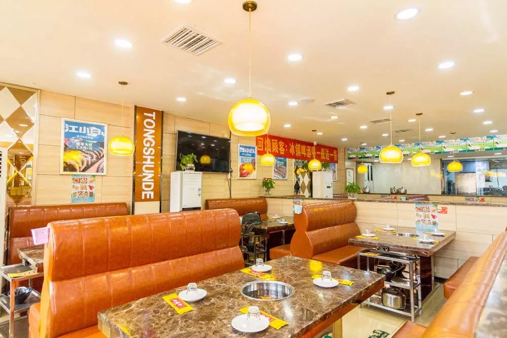 1元/只海白虾，2.8元/只鲍鱼，3.8元/只碳烤生蚝！啤酒喝一瓶还送一瓶！这家人气平价海鲜火锅老店让你嗨翻整个今夏