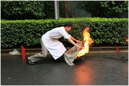 挑西瓜听声音靠谱吗,挑西瓜一碰就裂