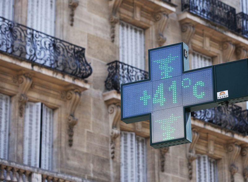 欧洲气温爆表却装不起空调中国风扇成最抢手降暑神器