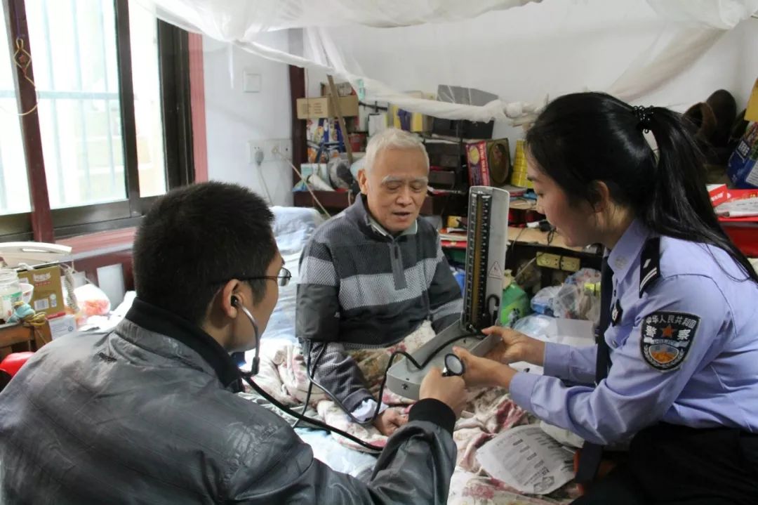 江都警花朱紫薇,武警战士六年的坚守