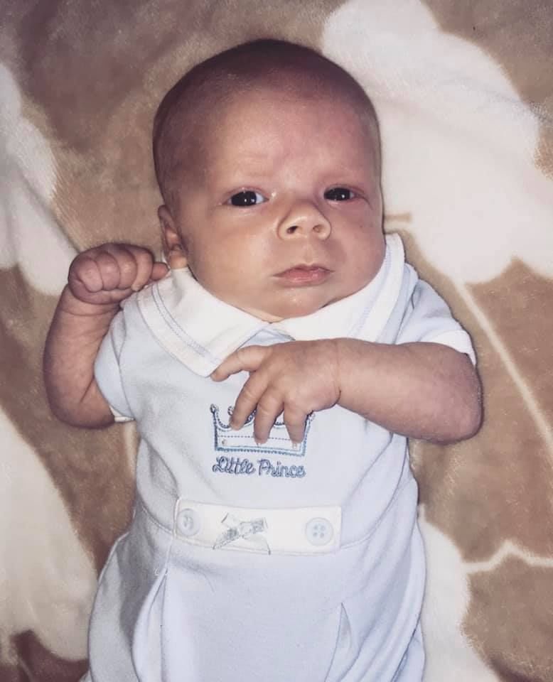 一个吻毁了整个婚房,一个吻毁了一段婚姻