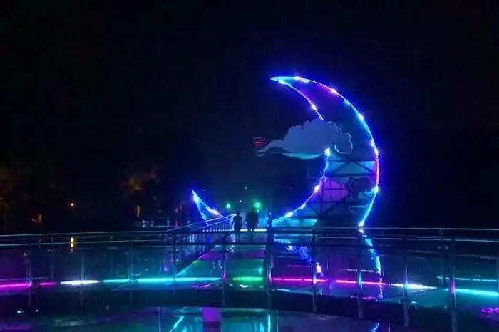 中国景区第一个玻璃栈道,全国最美最刺激的玻璃栈道