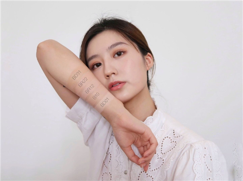 chanel粉底霜10和12试色,好用chanel粉底