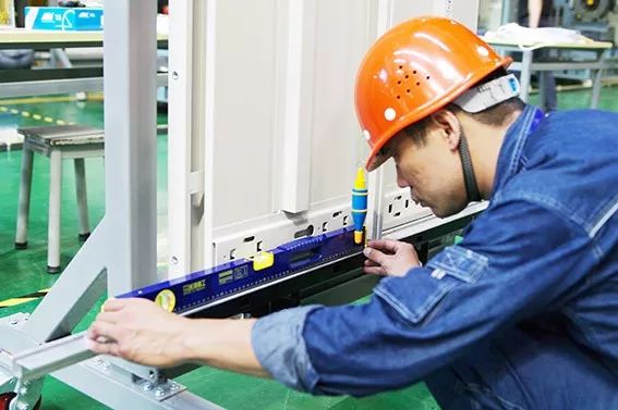 威特助力首届电梯工程技术大赛