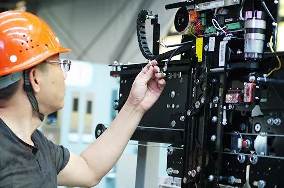 威特助力首届电梯工程技术大赛