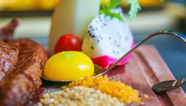 等了3年，这家神店终于开进东区，西餐+中餐+泰餐…1秒吃出国际感