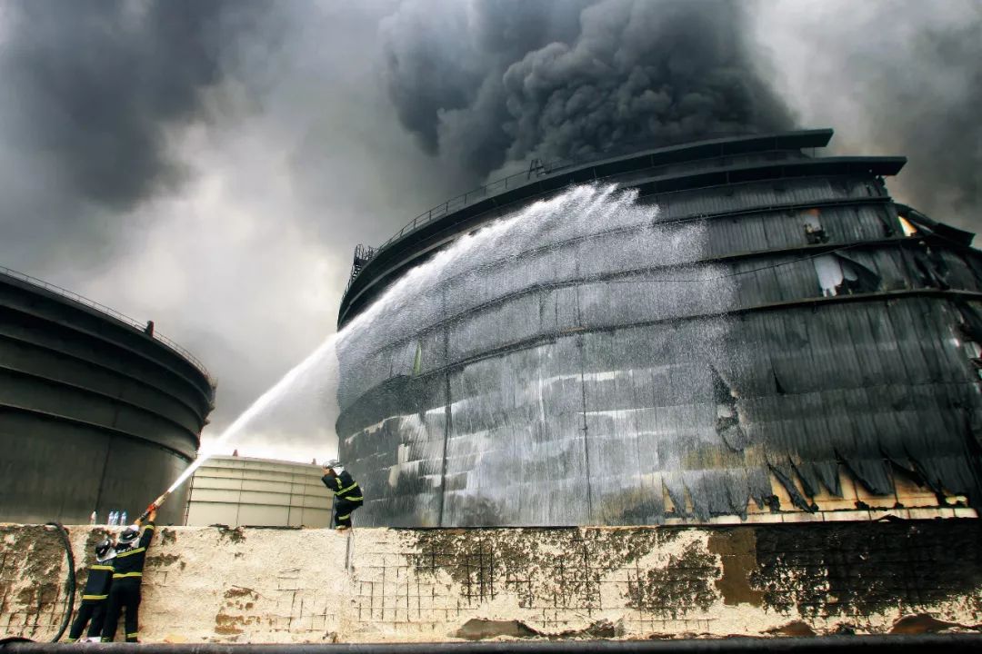 烈火英雄大连716大火事件,烈火英雄爆炸事故纪录片