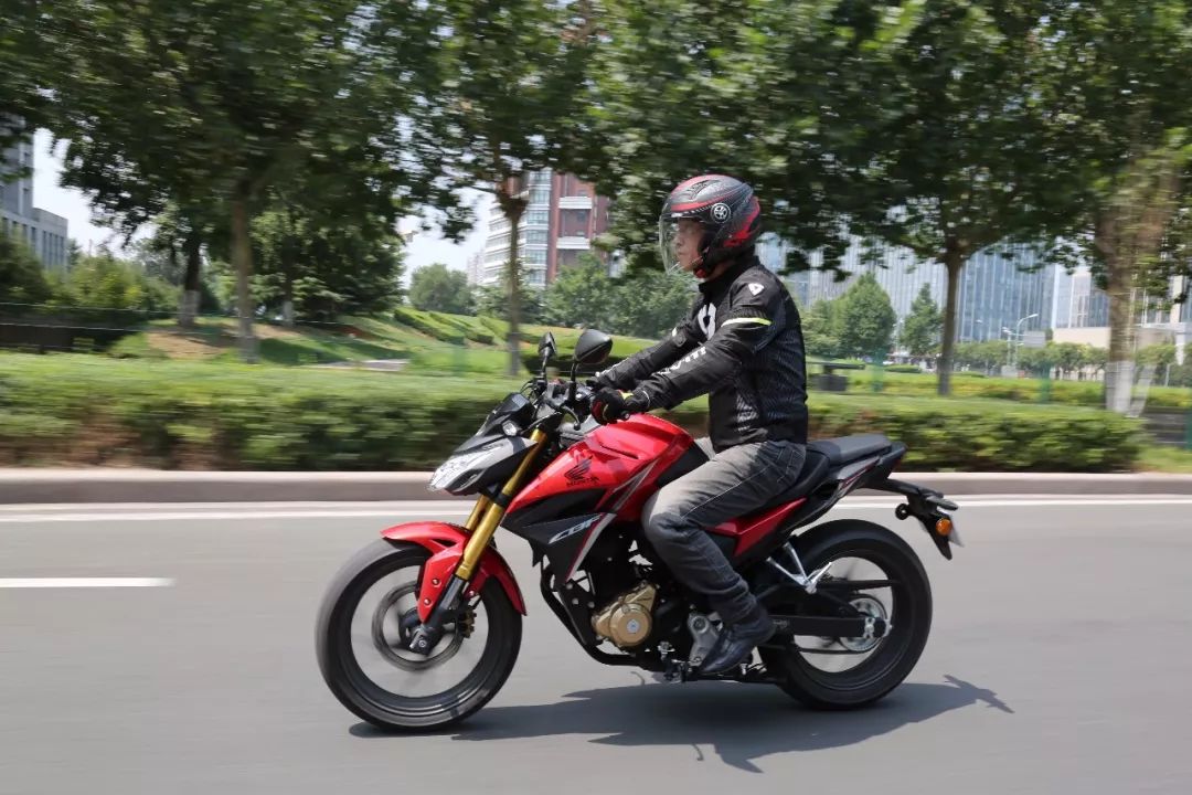 新大洲本田cbf190r与五羊本田cb190,cbf190r新大洲本田测评